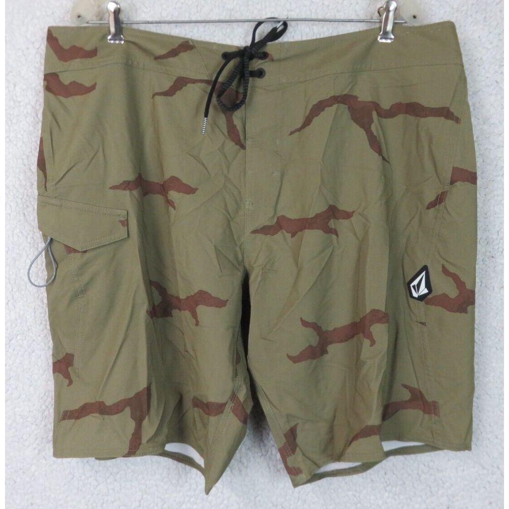 Mens Volcom Mod Tech Camo Shorts Size 40 Board Short Polyester Casual Flat Front